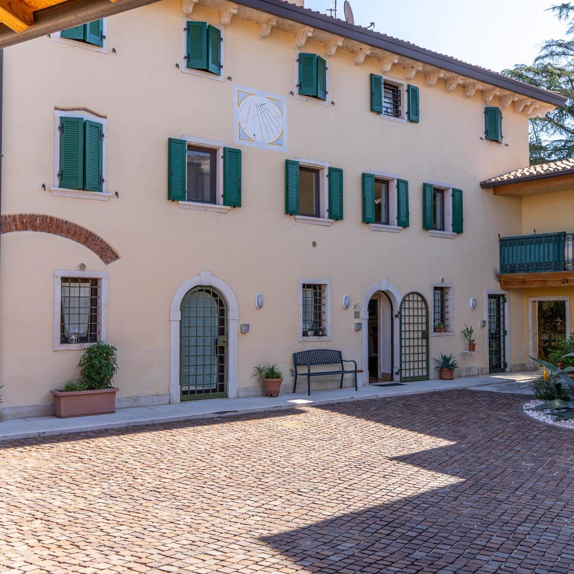 Bed and Breakfast A Casa di Tom SantʼAmbrogio di Valpolicella Esterno foto