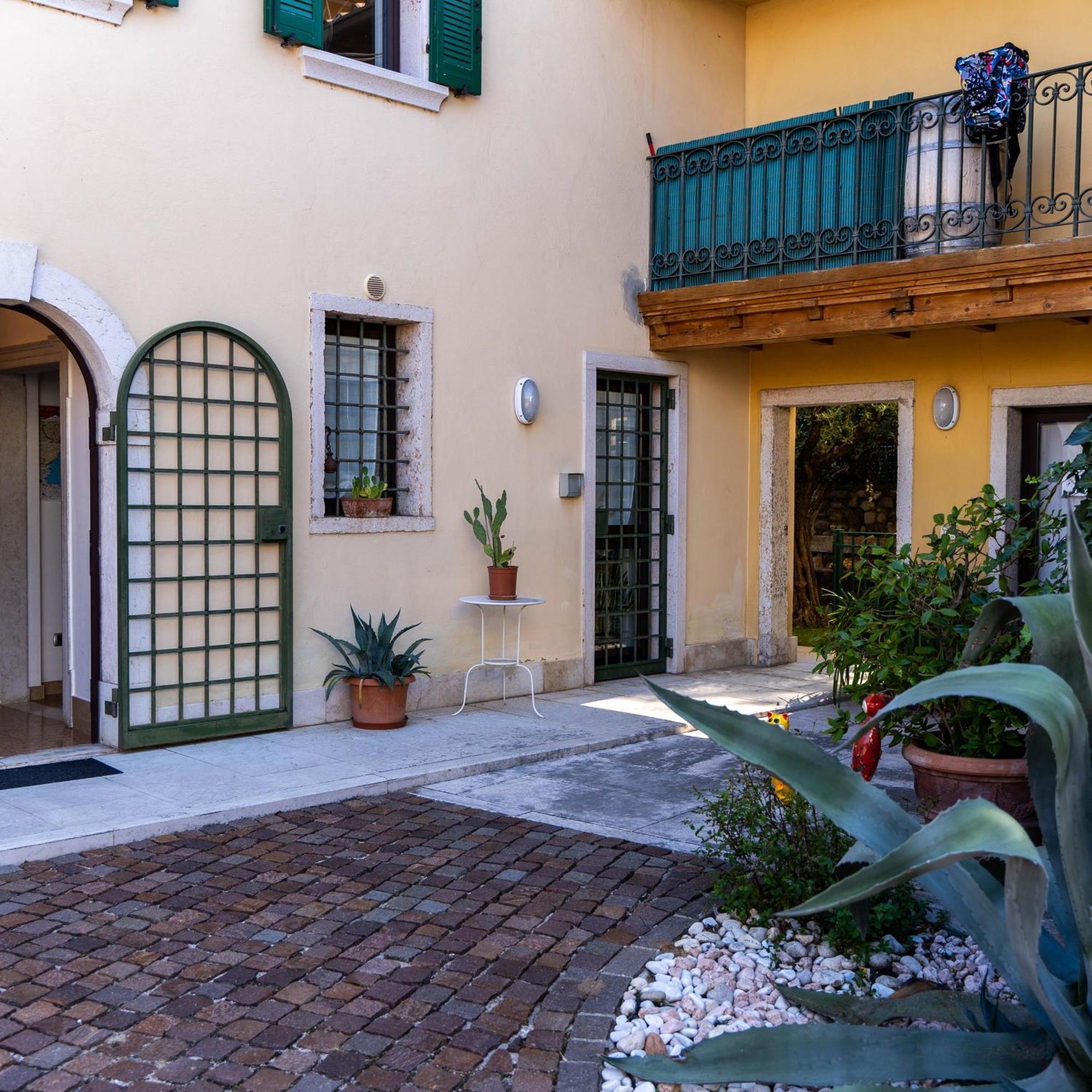 Bed and Breakfast A Casa di Tom SantʼAmbrogio di Valpolicella Esterno foto